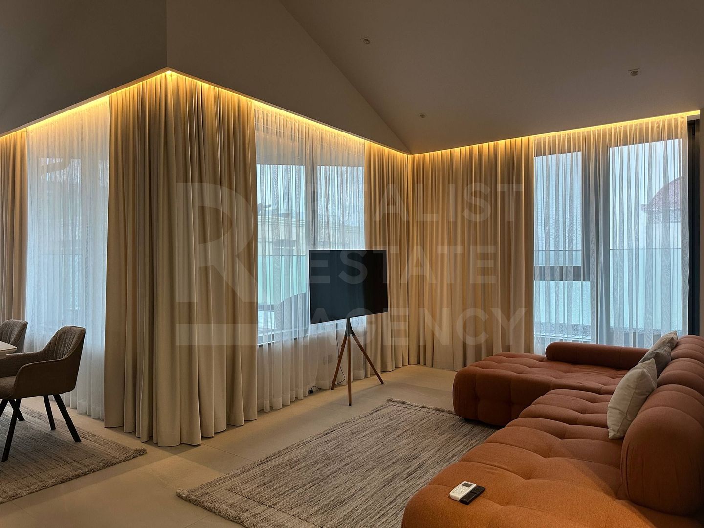 Chirie, penthouse, 3 camere, str. Mitropolit  Varlaam, Centru - Poză 2