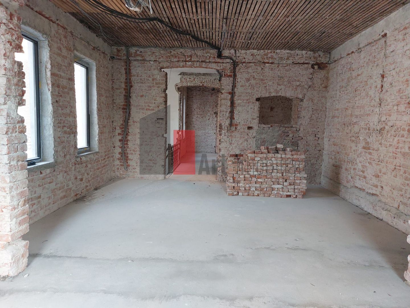 Vila "BRIKO" , Vitan-Mall, pozitie stradala, ideal birouri/comercial - Poză 1