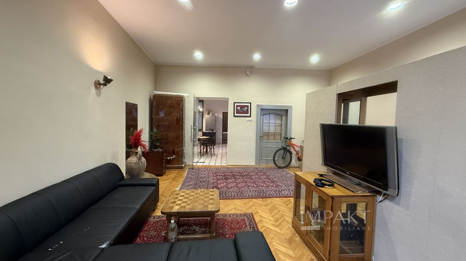 Apartament spatios cu 2 camere decomandat in centrul orasului - Poză 2