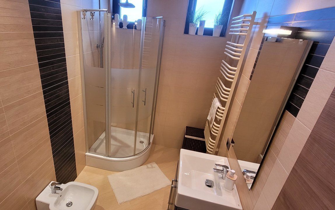 Casa complet mobilata & utilata in Cartierul Rezidential Green Valley 1500 euro/ - Poză 10