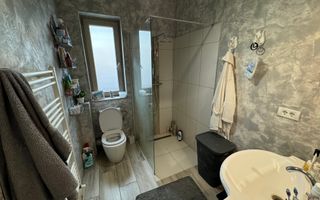 Mobilat si utilat. Pozitie excelenta. Villa construita in 2017 - Poză 11