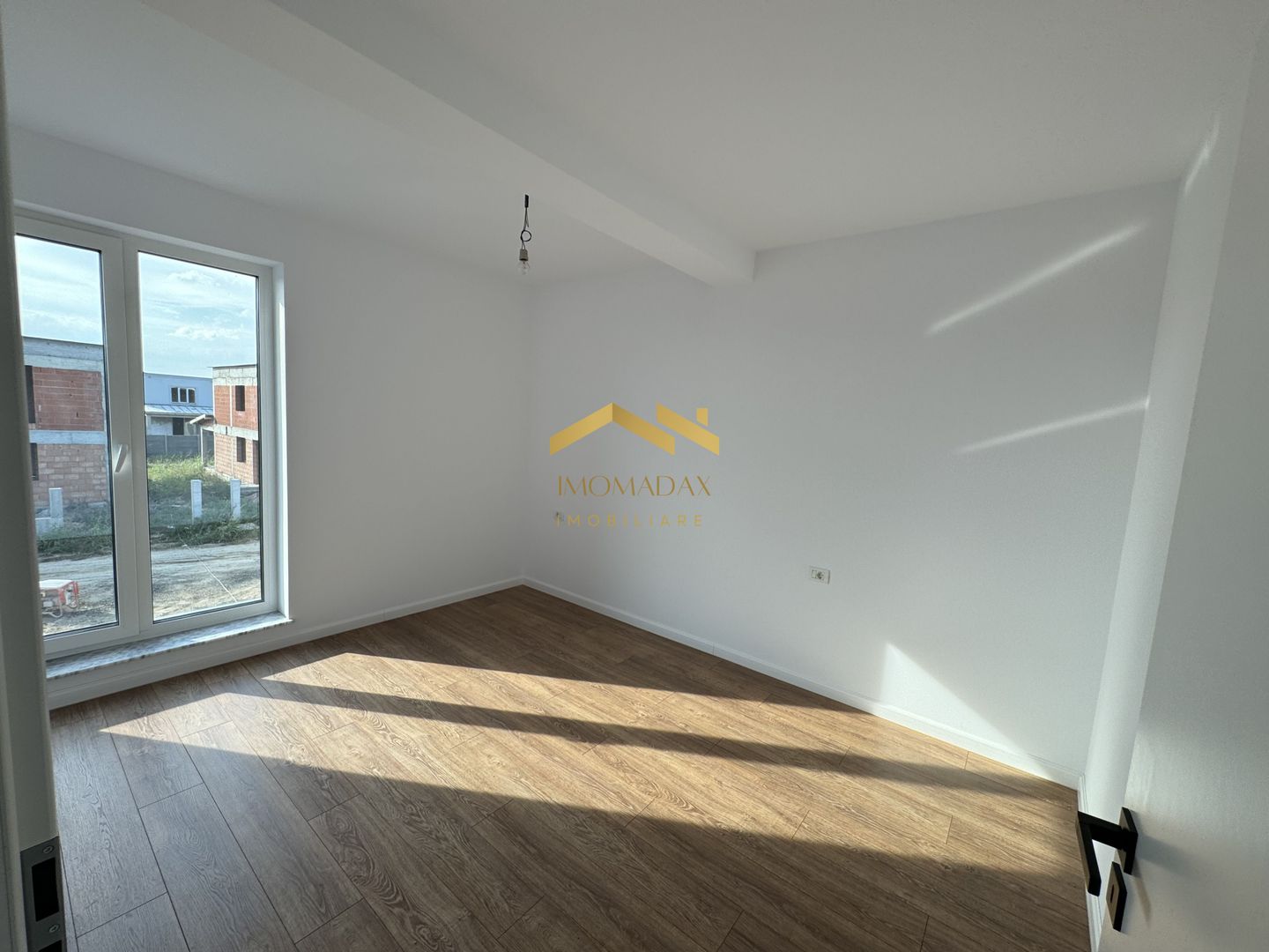 Bucovăț-Duplex P+E-4 Camere - Poză 11