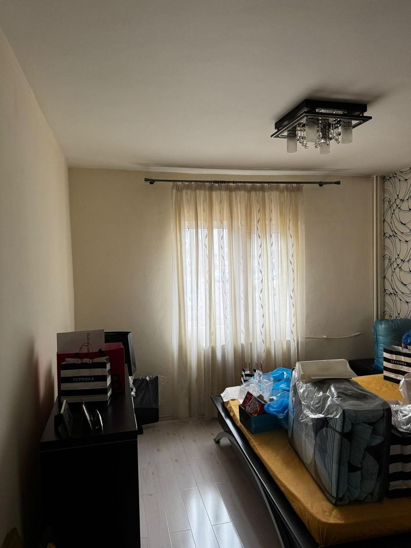Apartament cu 3 camere , str. Bozieni - Poză 14