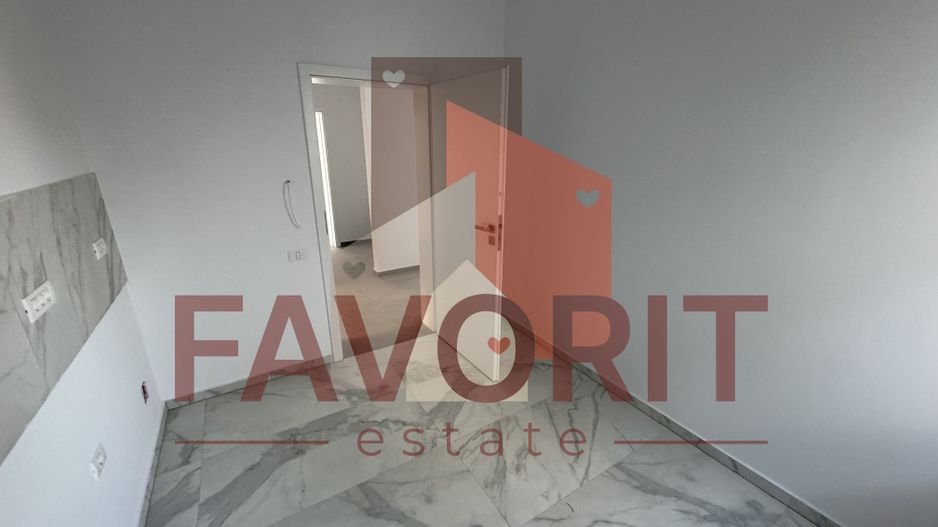 Decomandat. Gradina Proprie. 2 bai. Disponibil imediat. - Poză 7