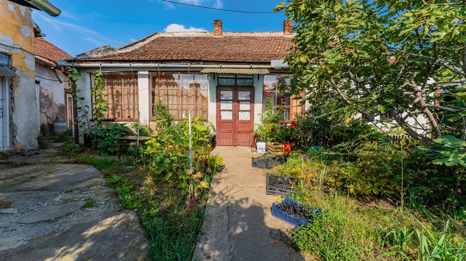 Apartament cu 3 camere Pârneava - Poză 1