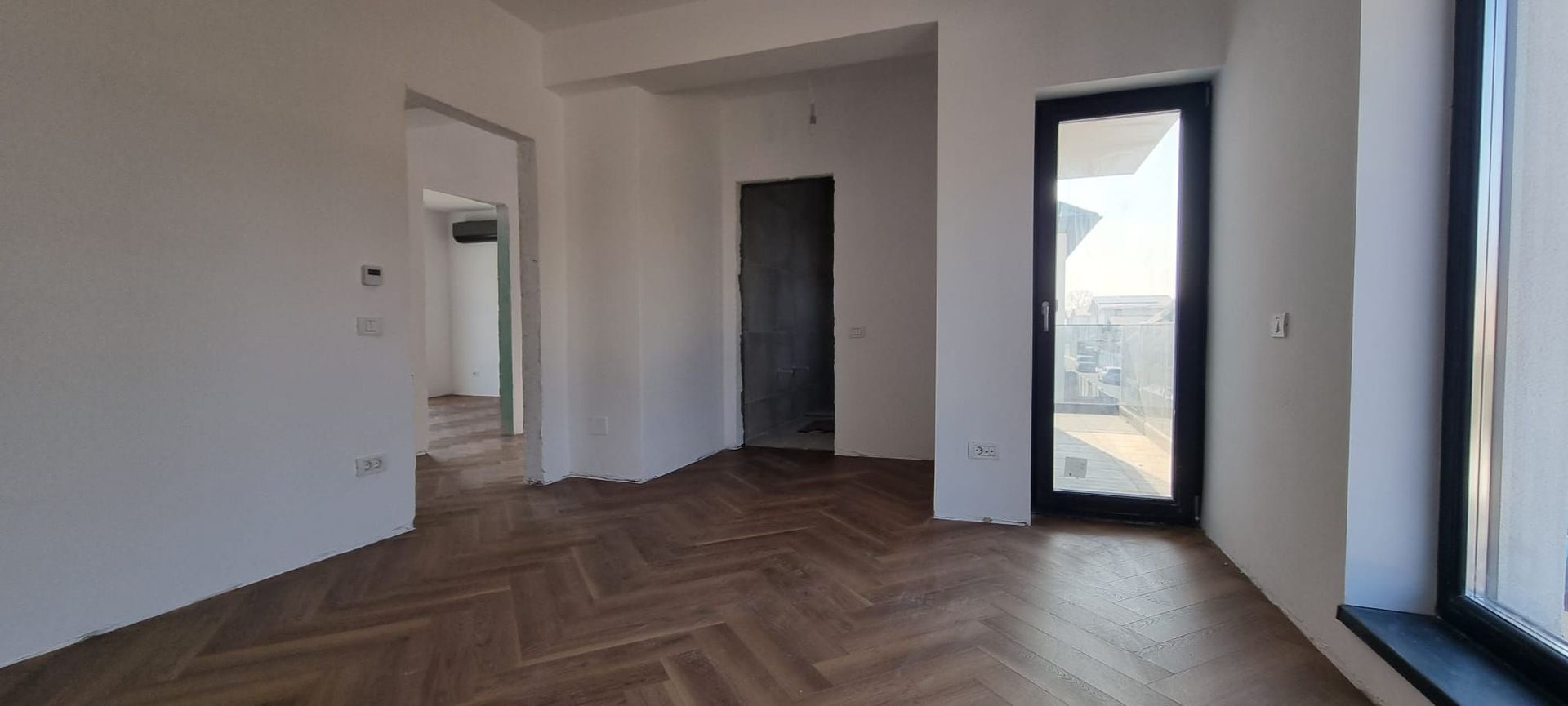 Vilă Individuală cu 700 mp Teren și Mansardă Amenajată - Poză 6