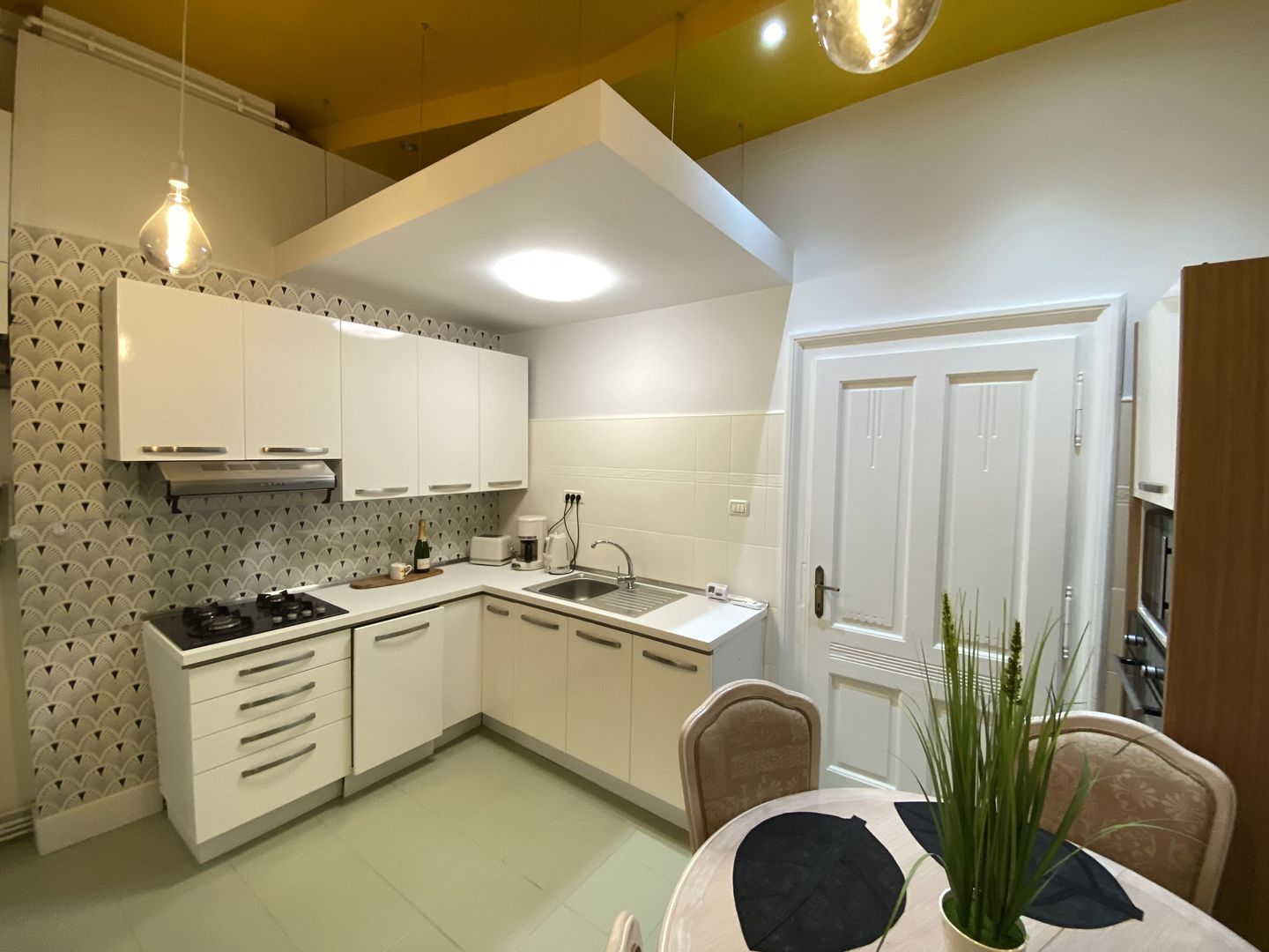 Cladire Istorica, 4 camere, 134 mp, Renovat, Zona Sinaia, Comision 0% - Poză 7