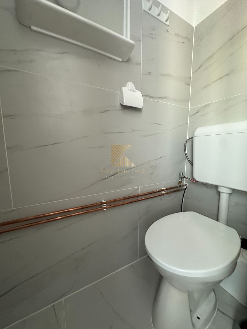 Camera cu baie, renovata complet, Str. Serii 2, prima inchiriere - Poză 7