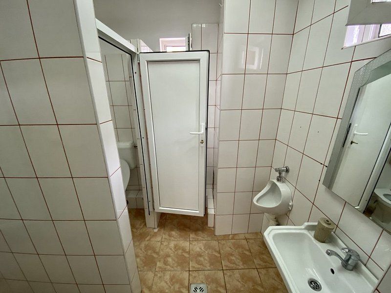 Spatiu comercial de inchiriat in zona centrala a Brasovului. - Poză 12