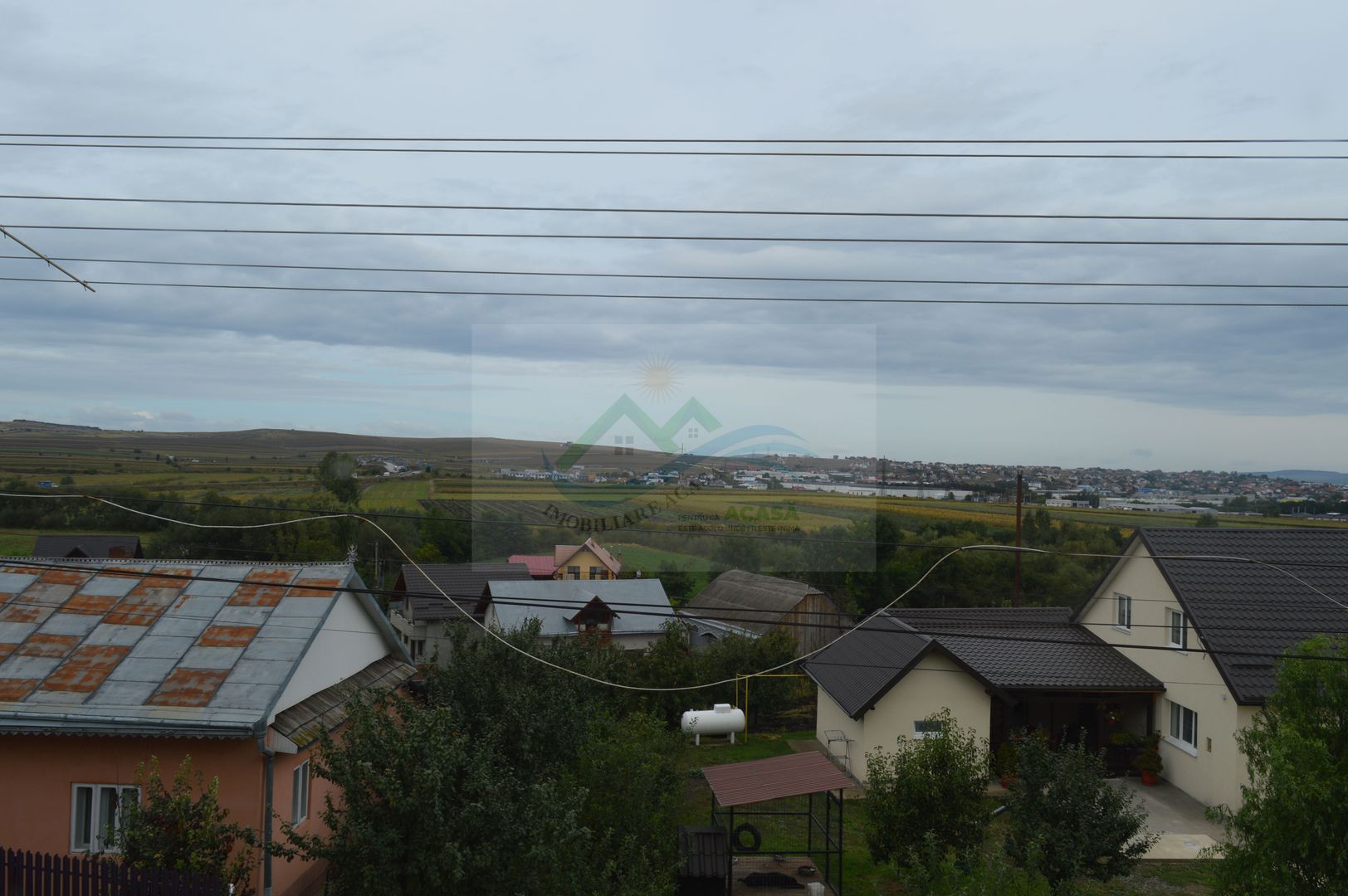 Casă de vânzare în Sfântu Ilie și teren 2000 mp - Poză 13