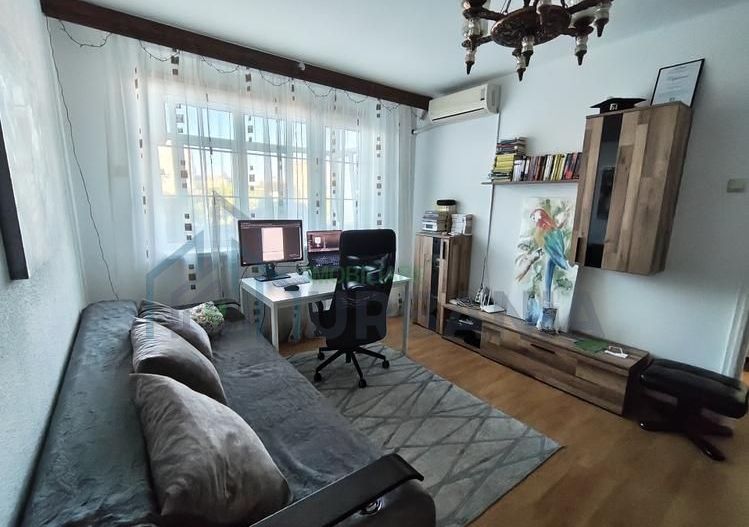 Închiriez apartament 3 camere Zona Podu Ros |Cantemir ,Etaj 3 Vedere Palas - Poză 3