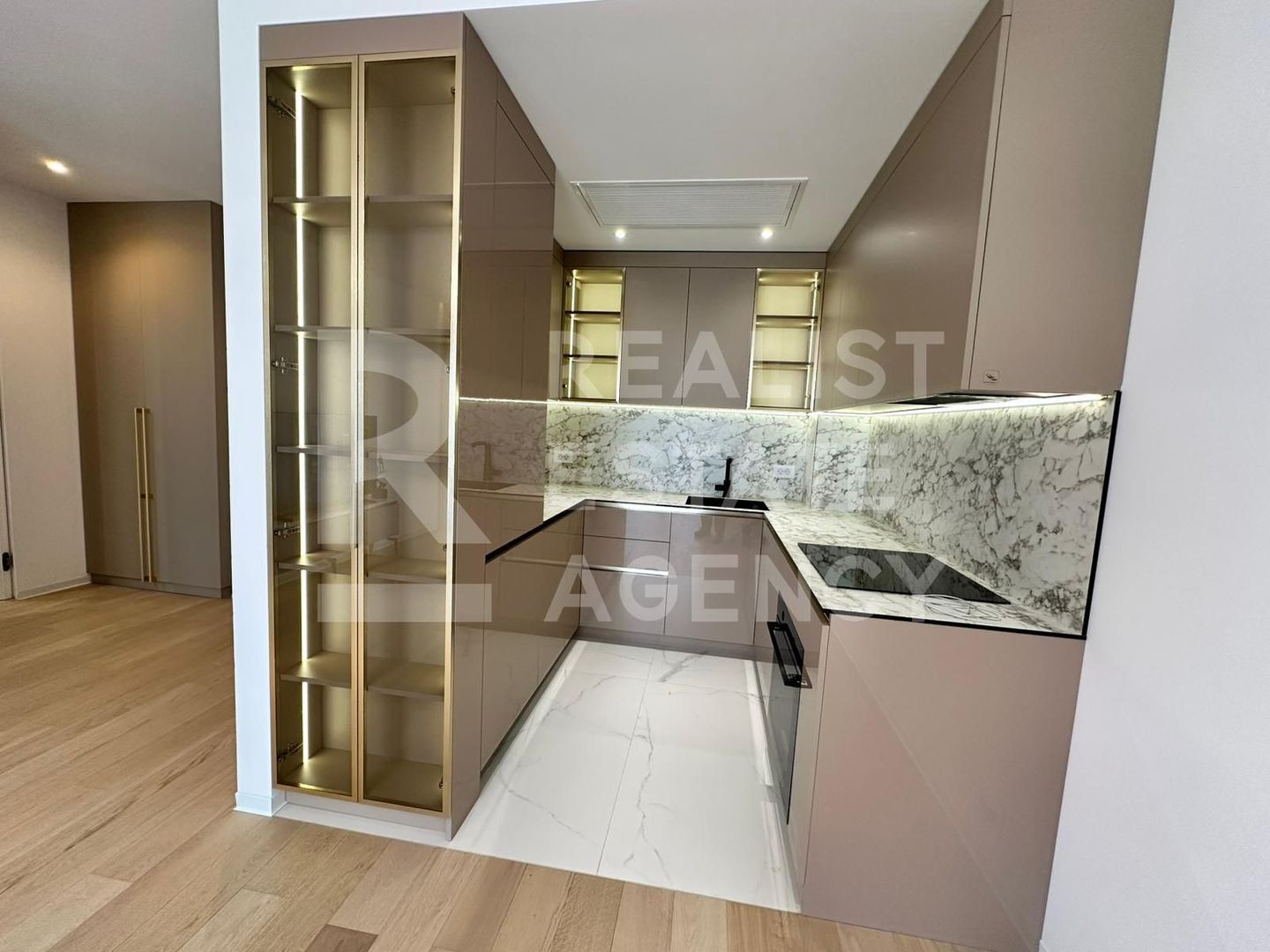 Apartament cu 2 camere - Poză 4