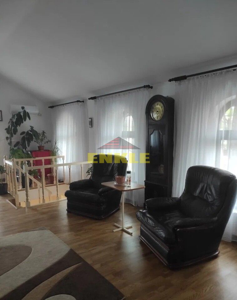 Casa + spatiu comercial, Bd.Mihai Eminescu/ la strada principala - Poză 2