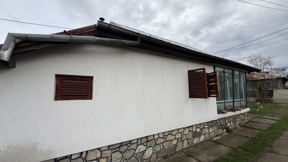 Casă corp C1 84mp + casă corp C2 51mp+garaj+ grădină și teren 889mp - Poză 24