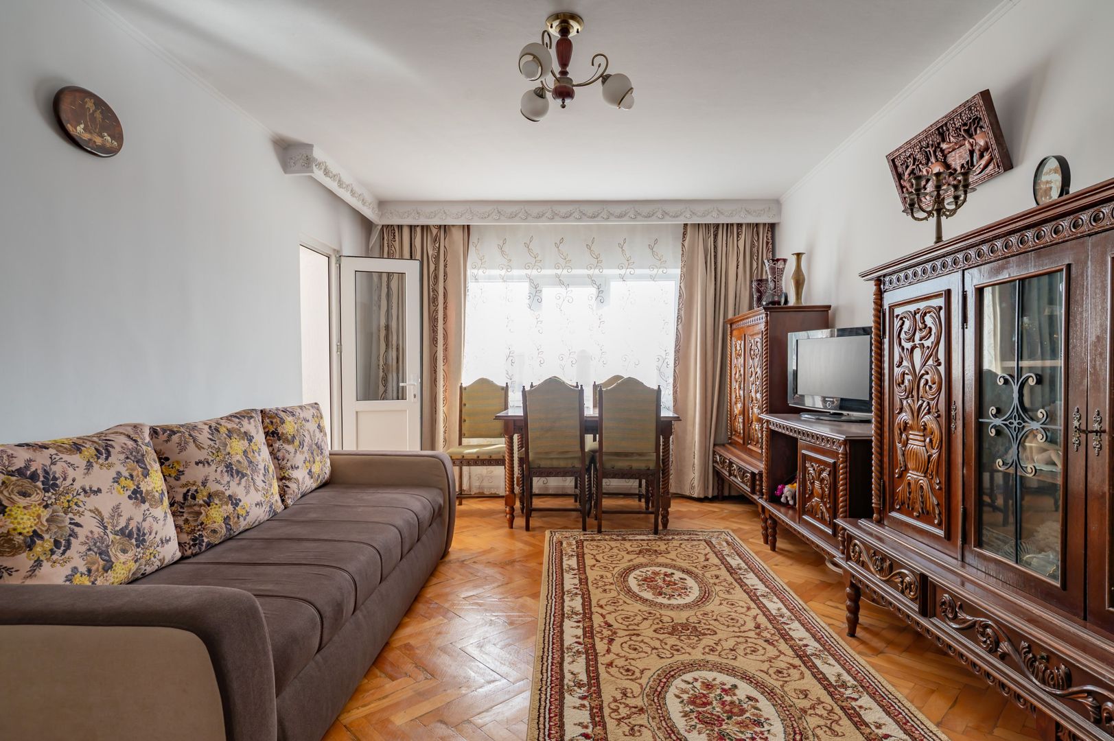 INEL 2 – Dezrobirii – 3 camere decomandate, 2 bai, etaj 3/4, bloc 1987 - Poză 3