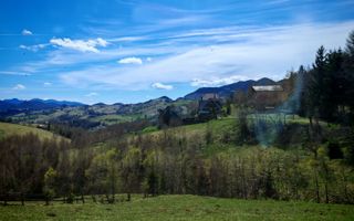Casa / pensiune investitie sat Pestera, Moieciu, Bran - Poză 2