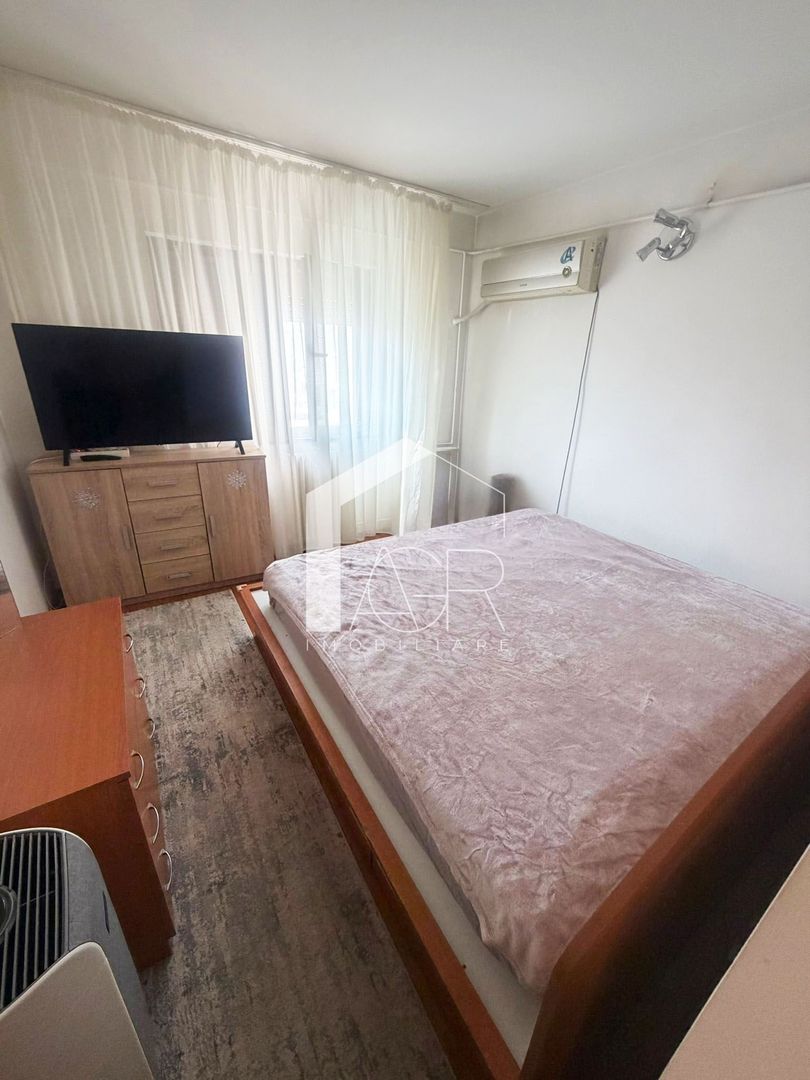 Apartament cu 3 camere, decomandat, zona 9 Mai - Poză 8