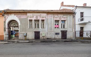 Proiect de clinică sau birouri în centru – casă cu demisol, de renovat - Poză 1