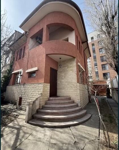 Vilă elegantă de vânzare | Cotroceni – zonă exclusivistă - Poză 1