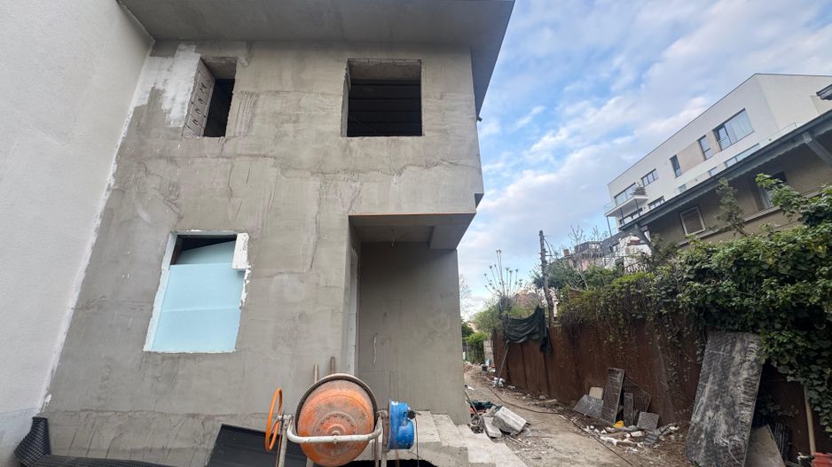 Vila solidă cu potential mutiplu 5 camere + teren || Piața Romană–Polonă - Poză 15