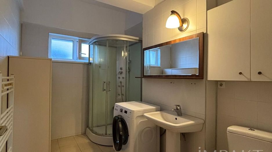 Apartament cu 2 camere de vanzare, zona Centrala! - Poză 9
