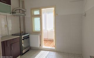 Soarelui - Scoala 30 - 3 Camere, Decomandat, 2 Bai, Etaj 2, Centrala - Poză 5