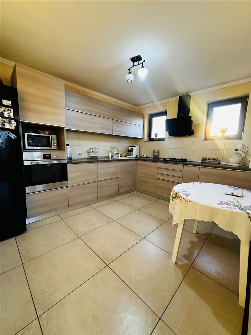 Casa 5 dormitoare 3 bai Oradea - Poză 5