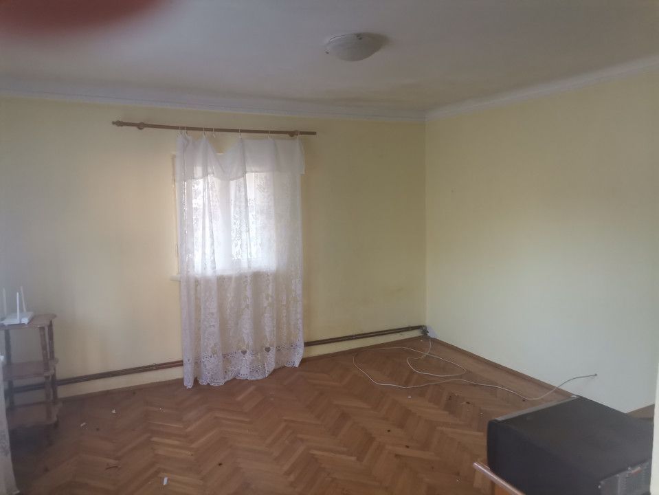 Teren cu casa si anexe in Budeasa Mare - Poză 3