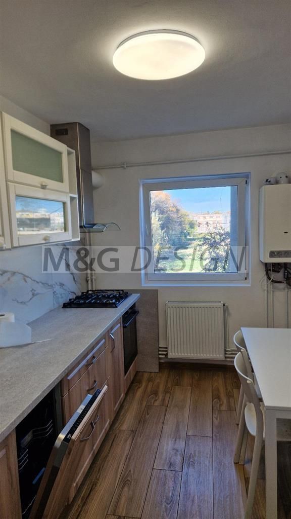 Etaj 1 4 camere  Complexul Studentesc-aproape de Sala Olimpia - Poză 3