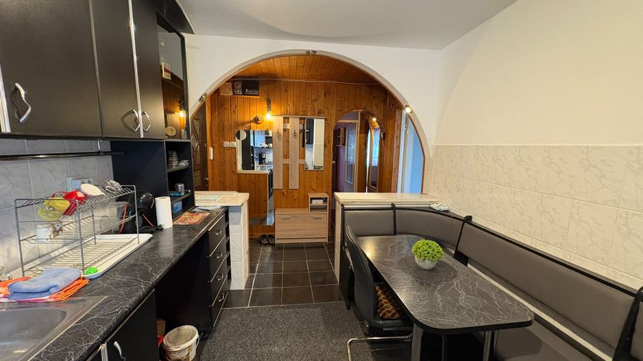 Apartament 4 decomandat camere 87 mp de închiriat zona semicentrala etaj 1 - Poză 3
