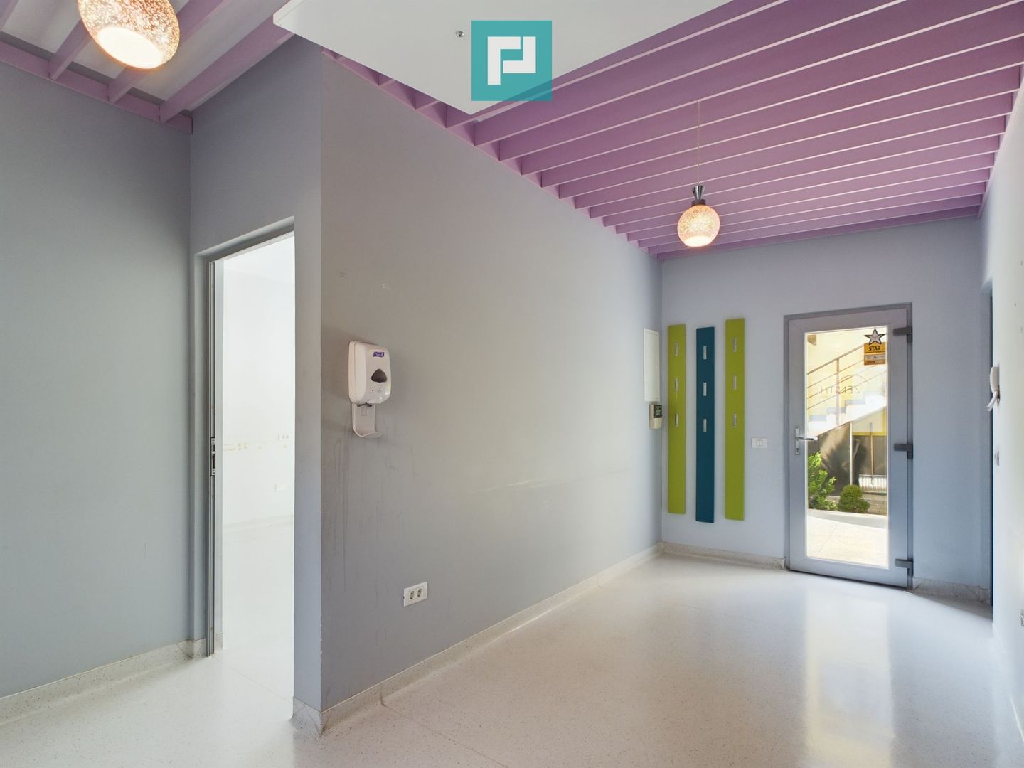 Vilă cu destinație multiplă situată ultracentral - Poză 2