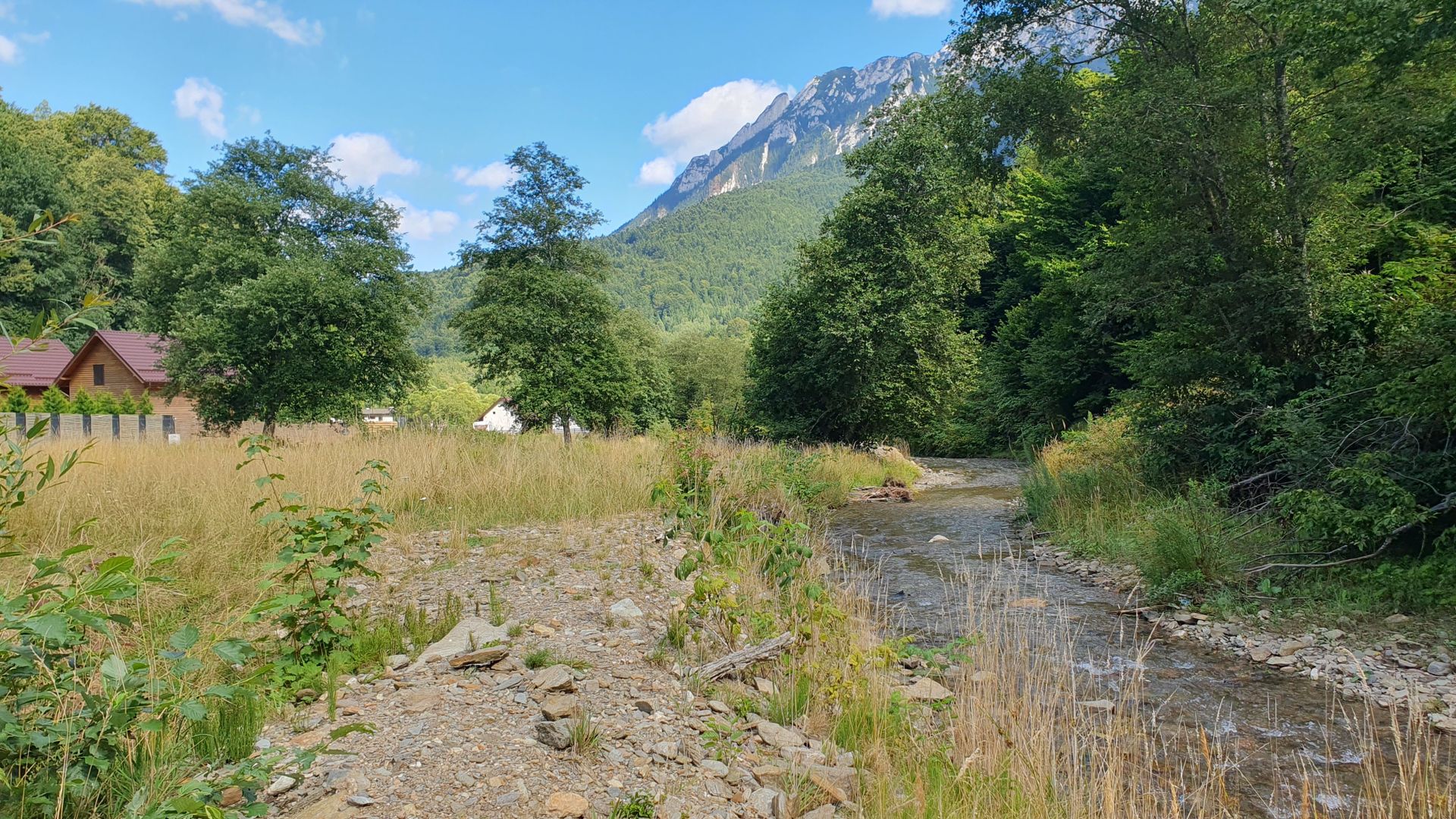 Superb!Zarnesti, Piatra Craiului, teren intravilan 1000mp, acces direct  la rau - Poză 4
