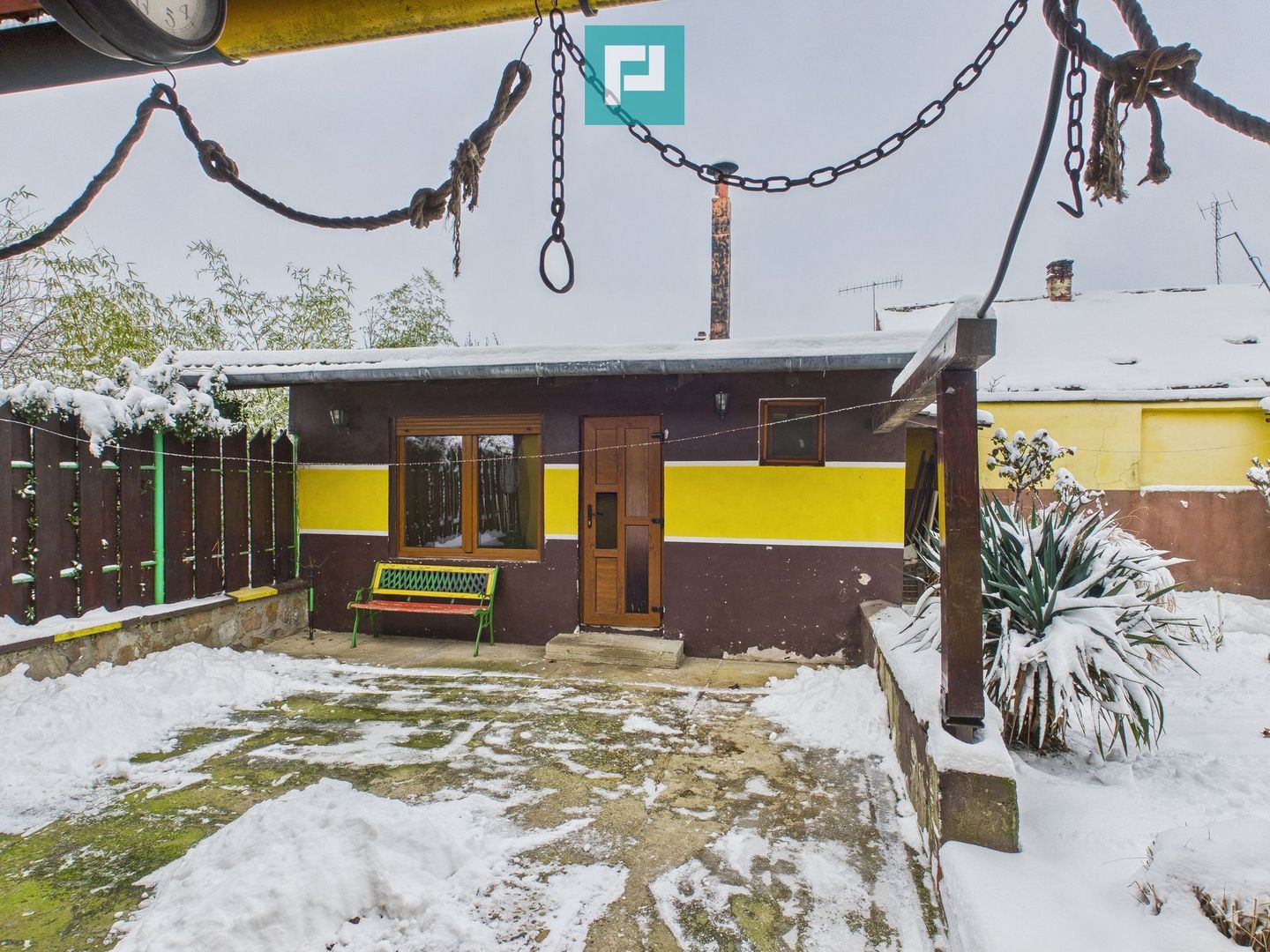 Casă cu 4 camere în zona Parneava - Poză 27