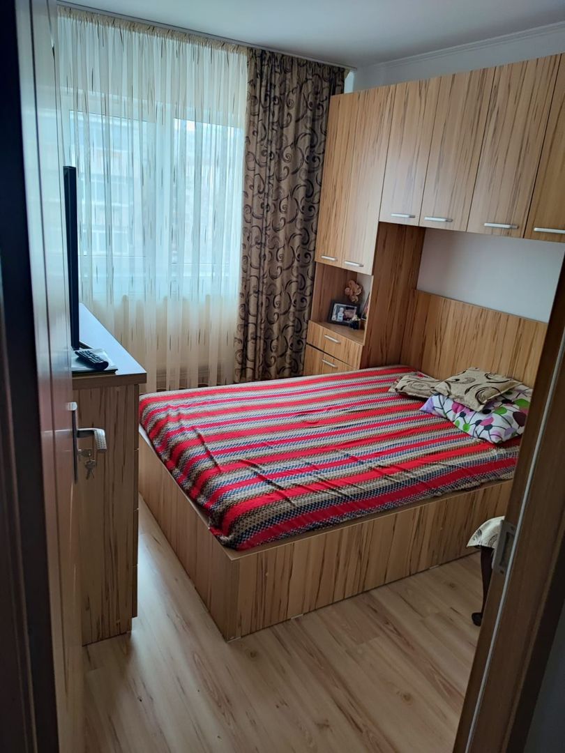 VANZARE 3 CAMERE | CENTRALA PROPRIE | 2 BAI | ZONA MARGELELOR - Poză 3