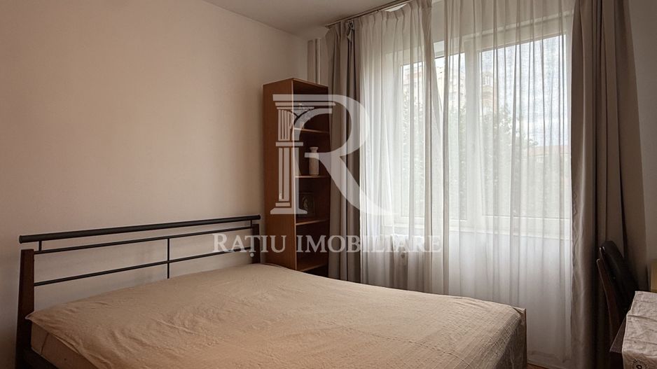 Apartament cu 3 camere | Decebal | Oradea - Poză 1