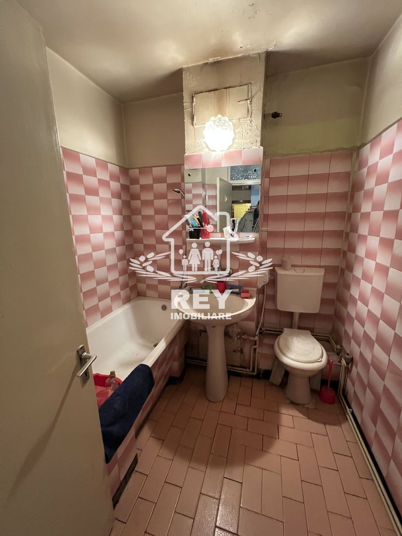 Apartament 4 camere decomandate 4 balcoane etaj 1 Str. Bâlea/Sibiu - Poză 10