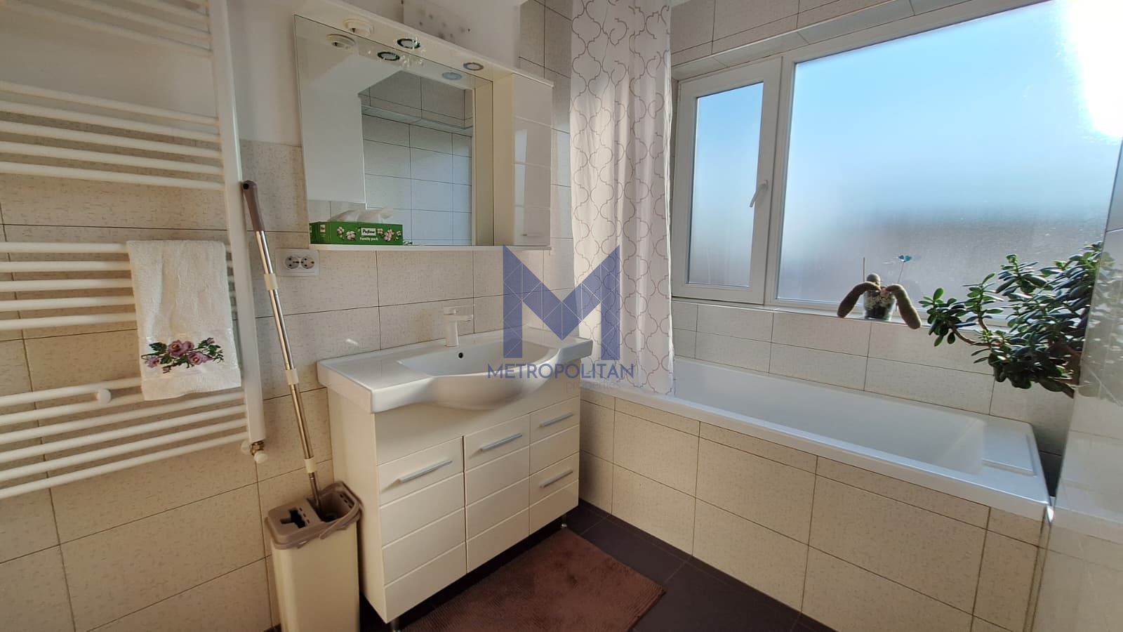 Apartament 3 camere elegant, imobil nou, parcare inclusă - Poză 13
