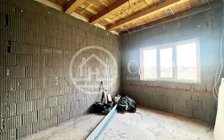 Casa de vanzare cu 3 camere in Girisu de Cris, Bihor - Poză 8