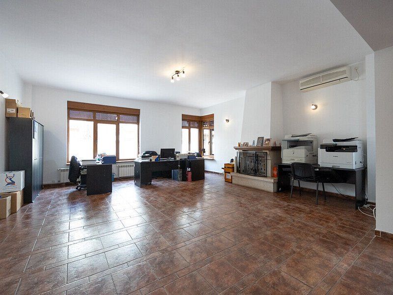 Vila cu 750 mp utili si teren de 1.480 mp in Erou Iancu Nicolae - Poză 14