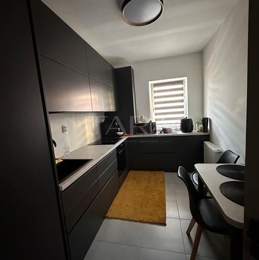 Apartament spațios cu 2 camere și balcon generos în Baciu - Poză 3