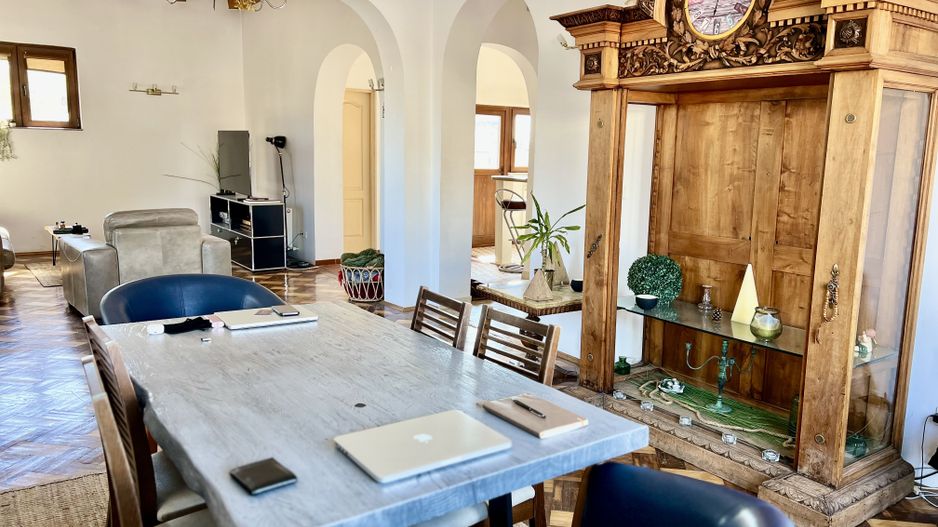 Penthouse de Poveste cu Design Arhaic-Modern și Terasă Panoramică - Poză 25