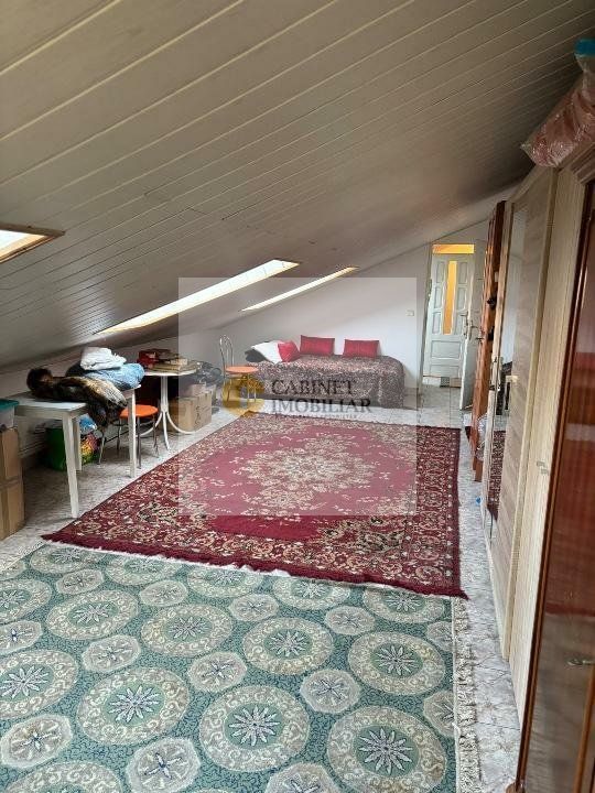 Vilă Spațioasă cu 7 Camere in Domenii – Locație Excelentă - Poză 11