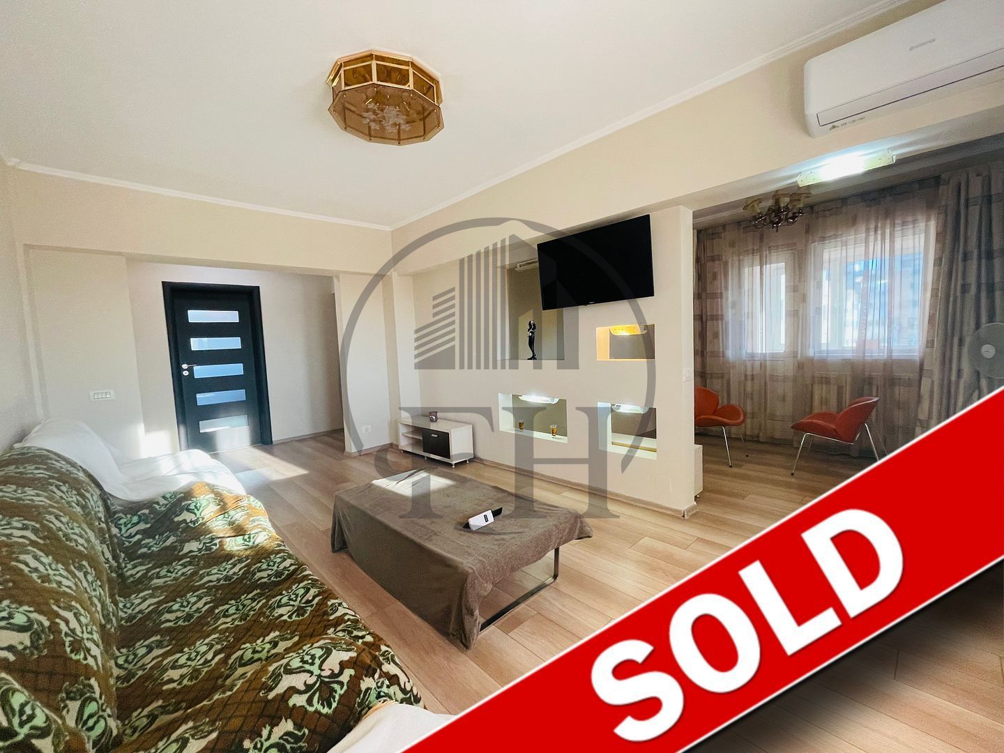 SOLD / VANDUT Apartament cu 4 camere de vânzare Mircea Cel Batran - Poză 1