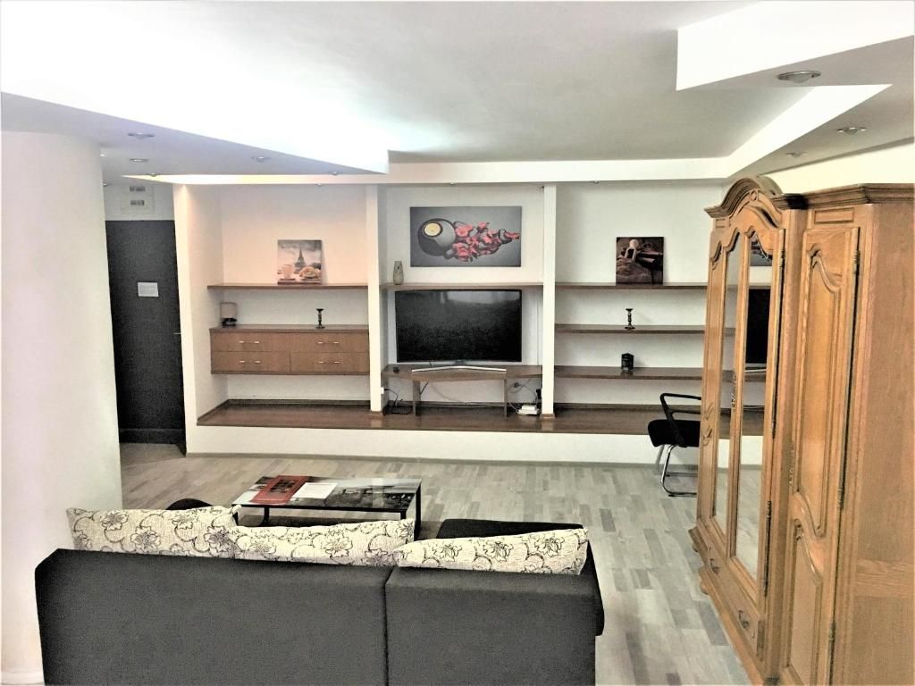 Apartament cu 3 camere zona ONIX, mobilat și utilat complet, 700 euro/luna - Poză 2