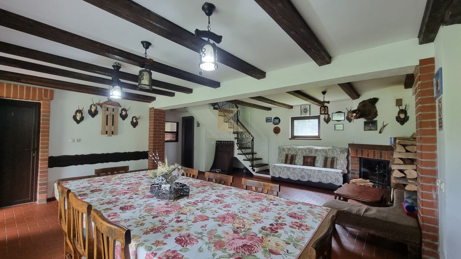 Complex turistic și proprietate deosebită de vânzare în Valea Dobârlău - Poză 8