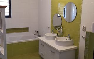 Casa 6 camere 220 mp-teren 1200 mp-curte amenajata-garaj-La Soare - Poză 10