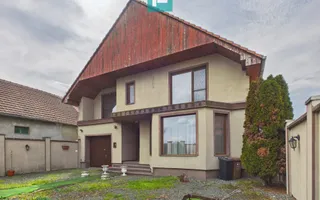 Casă spațioasă în Sântana - Poză 25