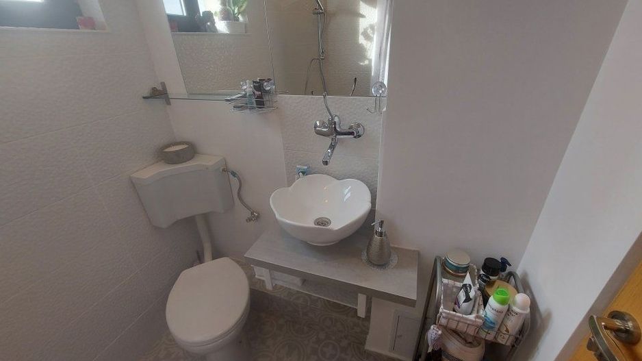 Apartament 4 camere - 3 dormitoare in Zona Urbana Bucurestii Noi - Poză 2