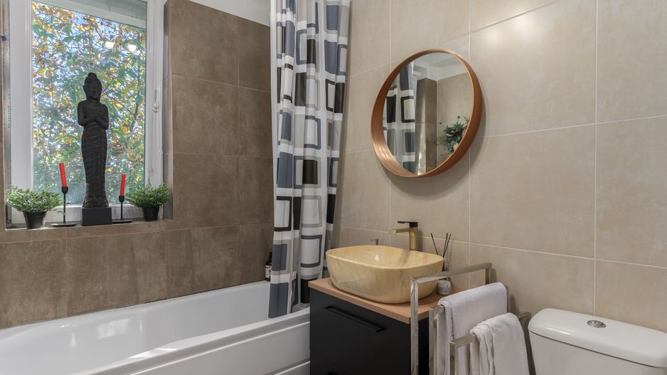 Proprietate premium cu design elegant și multiple upgrade-uri - Poză 18