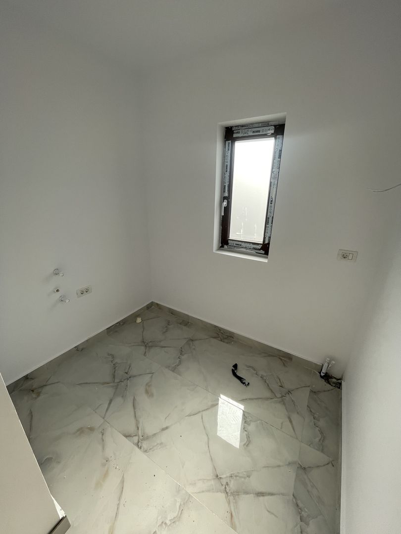 Giroc-Bld. Aviatiei | 5 camere | 3 bai | Bucatarie inchisa - Poză 10